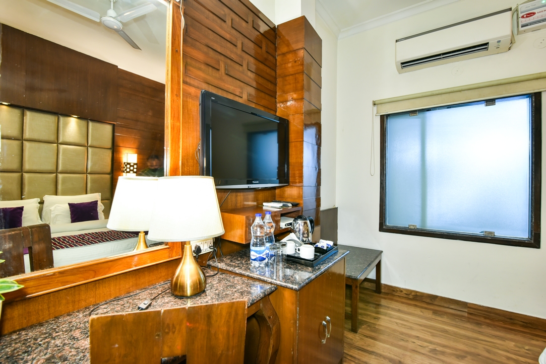Studio Room